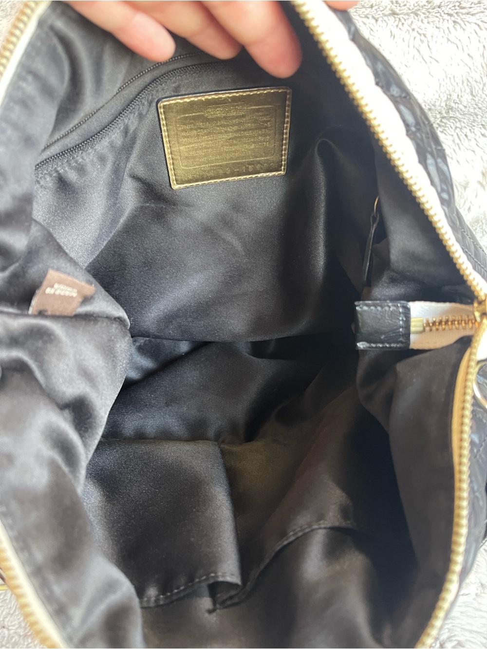 COACH SKI BUNNY HOBO SHOULDER BAG - Picture 8 of 8